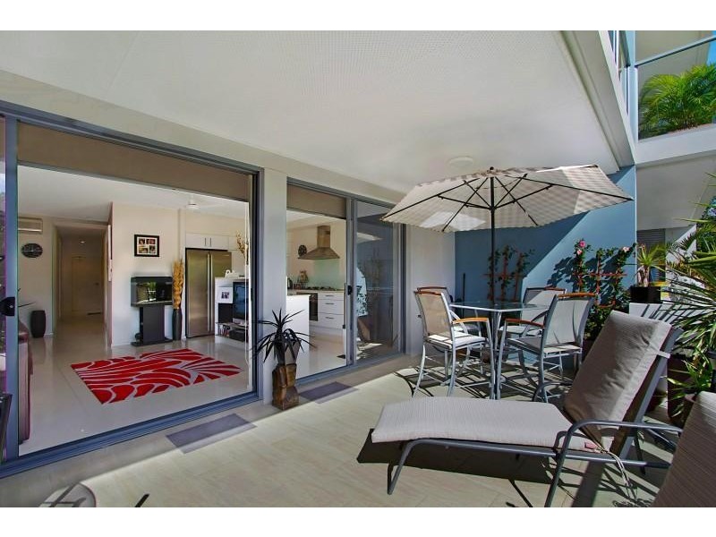 2/10 Tallebudgera Drive, Palm Beach QLD 4221