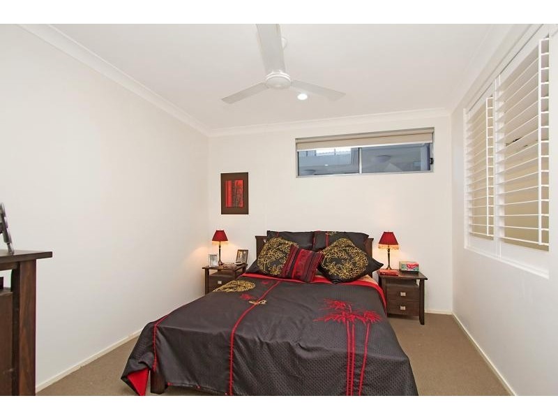 2/10 Tallebudgera Drive, Palm Beach QLD 4221