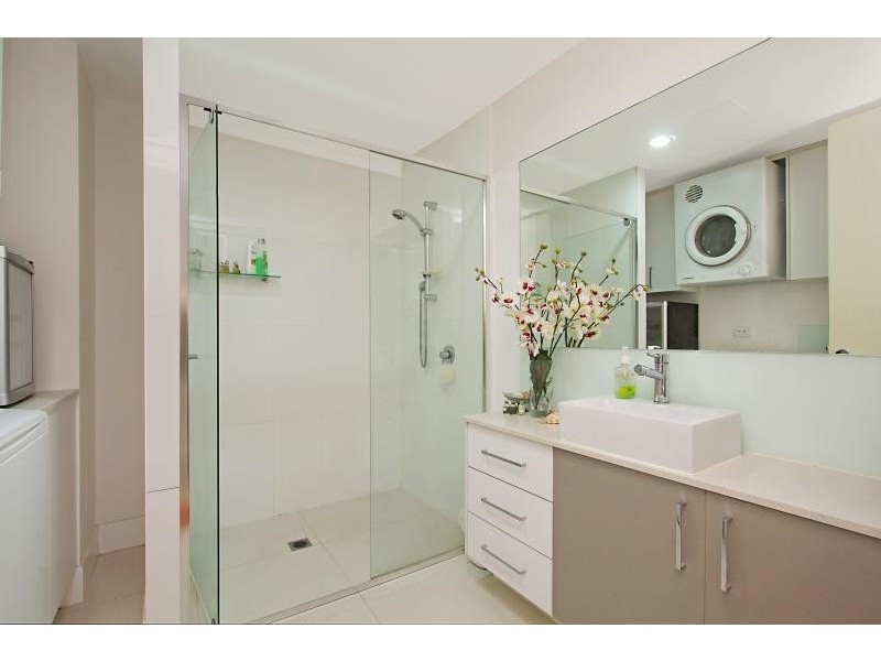 2/10 Tallebudgera Drive, Palm Beach QLD 4221