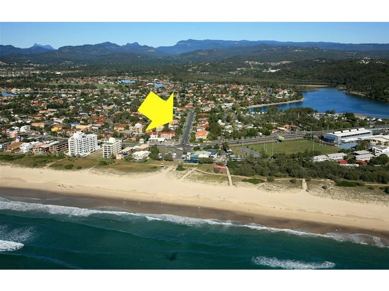 2/10 Tallebudgera Drive, Palm Beach QLD 4221