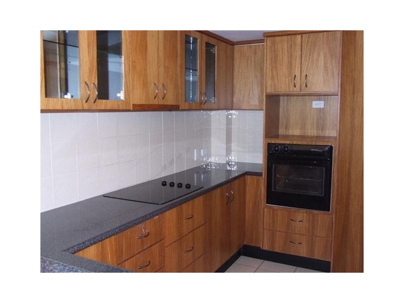 2/57 Albion Avenue, Miami QLD 4220