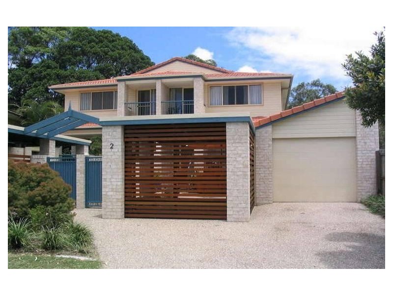 2/10 Albion Avenue, Miami QLD 4220