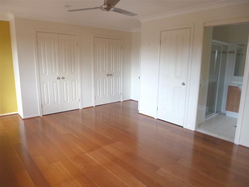 2/10 Albion Avenue, Miami QLD 4220