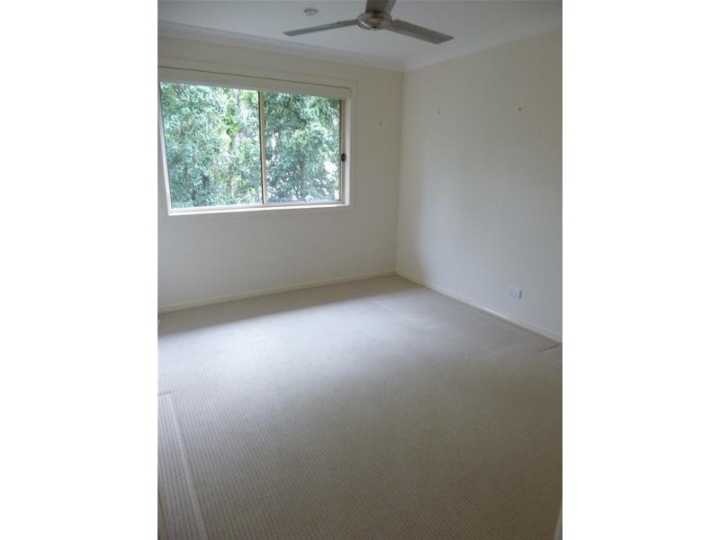 2/10 Albion Avenue, Miami QLD 4220