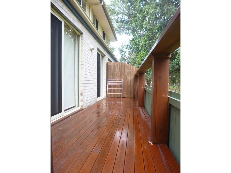 2/10 Albion Avenue, Miami QLD 4220