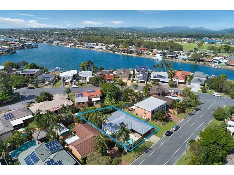 82 Twenty Fifth Avenue, Palm Beach QLD 4221