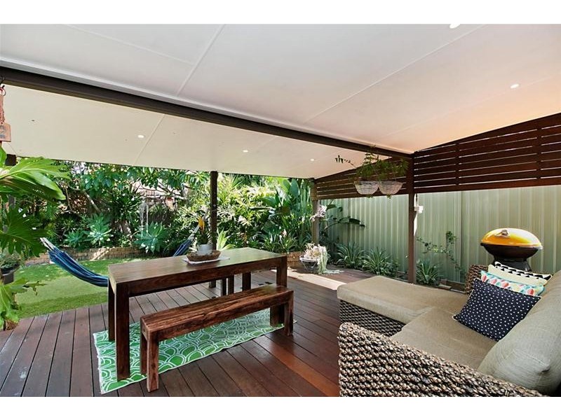 82 Twenty Fifth Avenue, Palm Beach QLD 4221