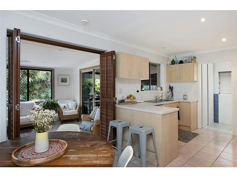 82 Twenty Fifth Avenue, Palm Beach QLD 4221