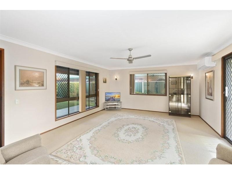 79 K P McGrath Drive, Elanora QLD 4221