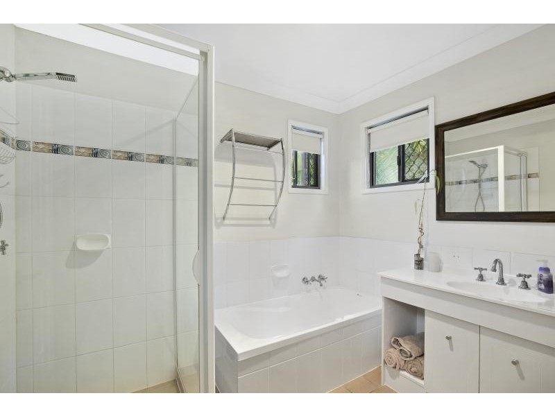 8/2 Karri Court, Burleigh Heads QLD 4220