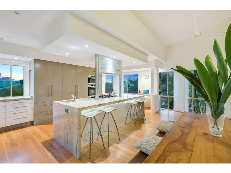 24 Bronzewing Close, Elanora QLD 4221