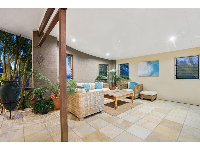 24 Bronzewing Close, Elanora QLD 4221