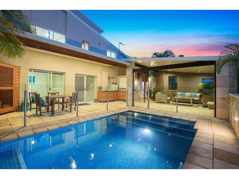 24 Bronzewing Close, Elanora QLD 4221