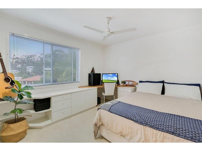 24 Bronzewing Close, Elanora QLD 4221