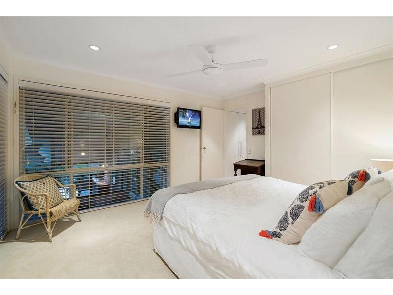 24 Bronzewing Close, Elanora QLD 4221