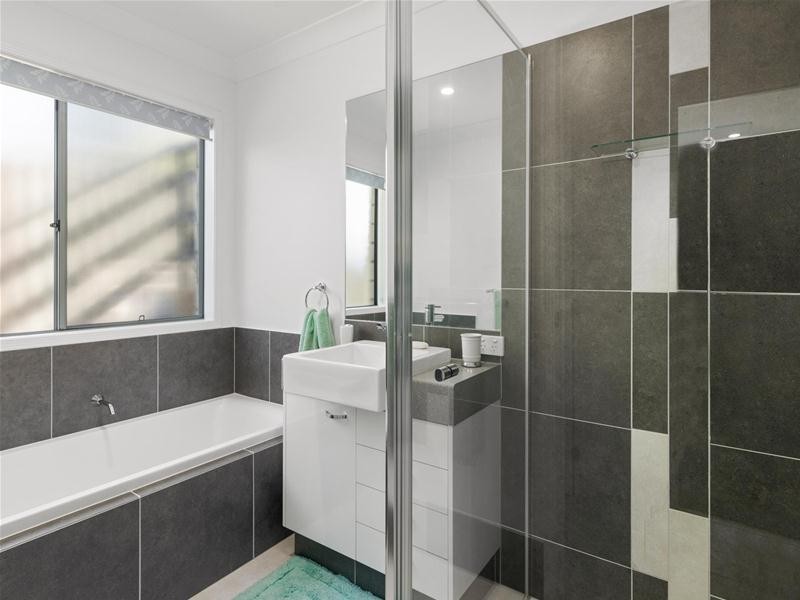 8 Hidden Cove, Tallebudgera QLD 4228