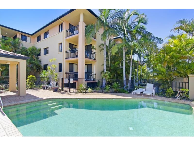 4/5 Tarni Avenue, Palm Beach QLD 4221