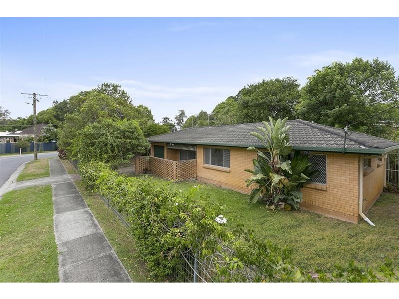 17 Cairns Avenue, Palm Beach QLD 4221