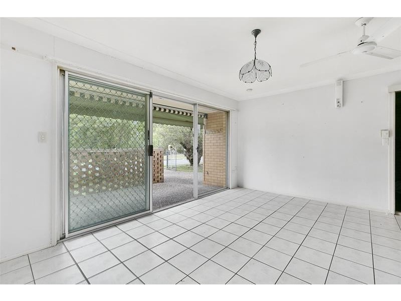 17 Cairns Avenue, Palm Beach QLD 4221