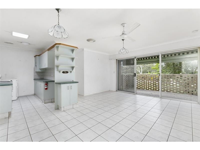 17 Cairns Avenue, Palm Beach QLD 4221