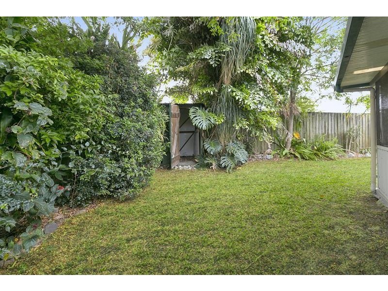 17 Cairns Avenue, Palm Beach QLD 4221