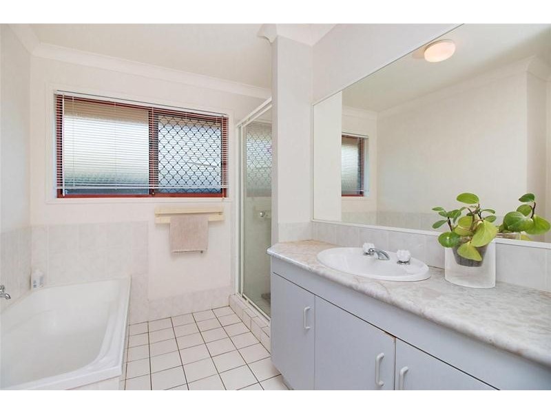 8/8 Ottelia Drive, Elanora QLD 4221