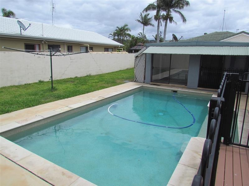 4 Mainsail Street, Currumbin Waters QLD 4223