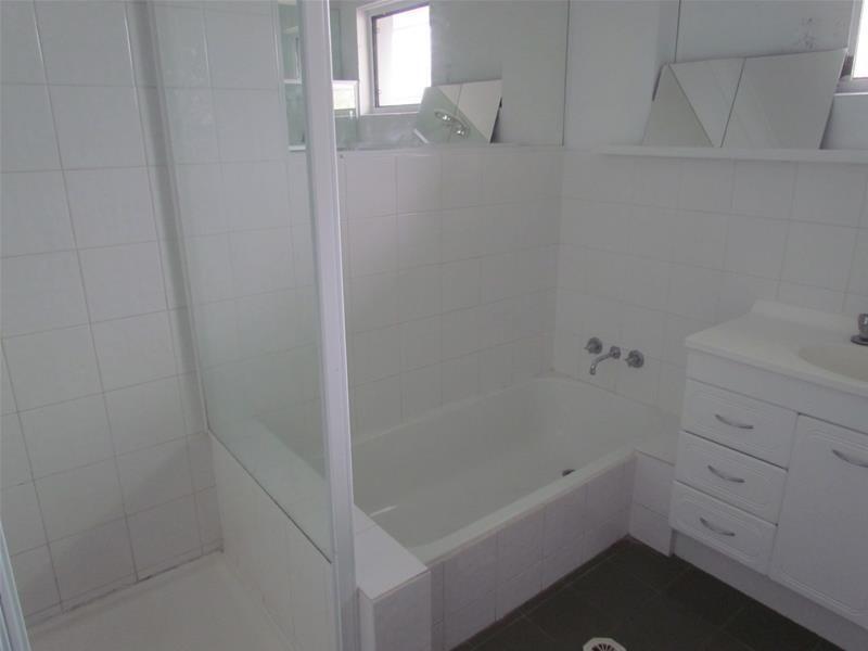 4 Mainsail Street, Currumbin Waters QLD 4223