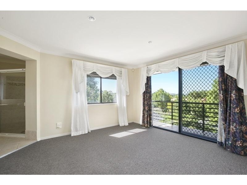 6 Tarrabool Drive, Elanora QLD 4221