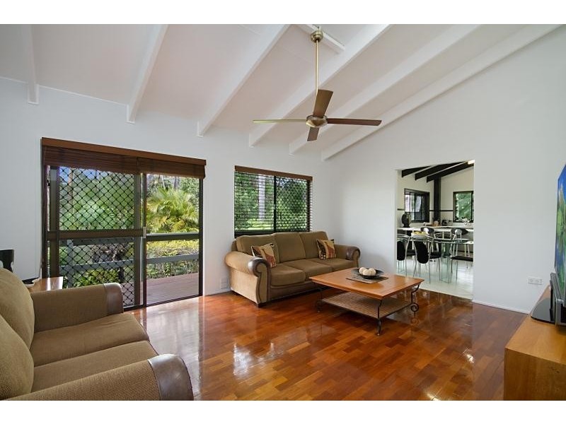 8 Flaminia Street, Currumbin Waters QLD 4223