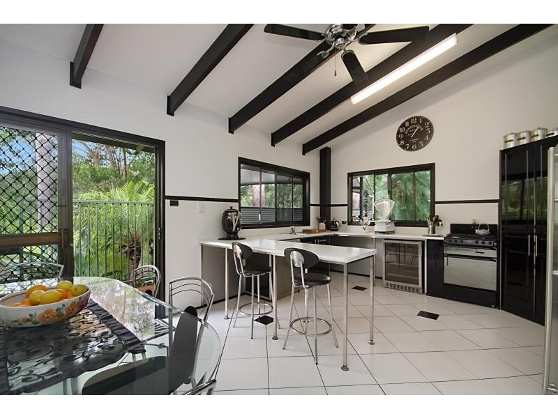 8 Flaminia Street, Currumbin Waters QLD 4223