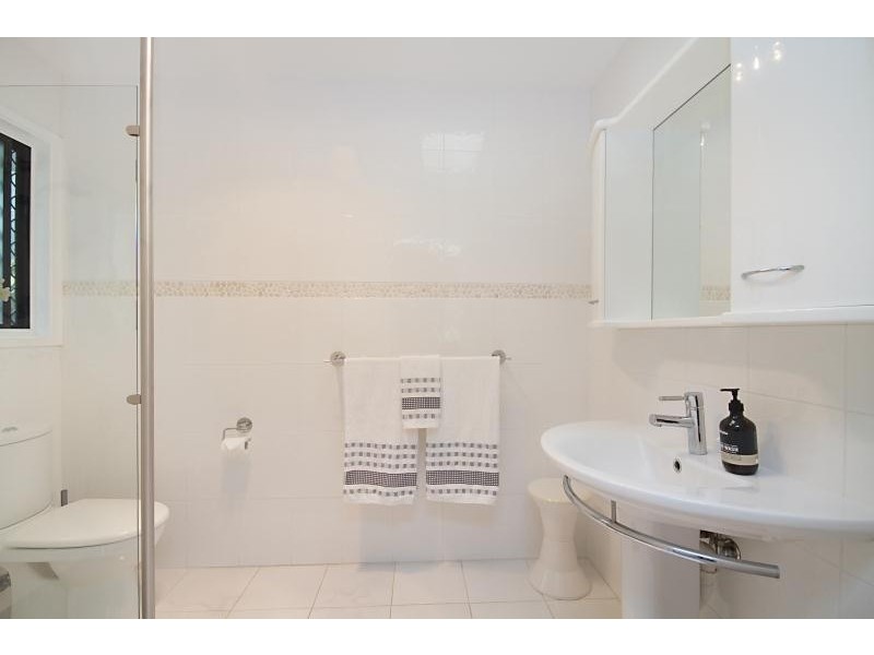 8 Flaminia Street, Currumbin Waters QLD 4223