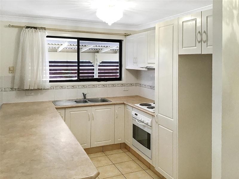 1/35 Twenty Seventh  Avenue, Palm Beach QLD 4221