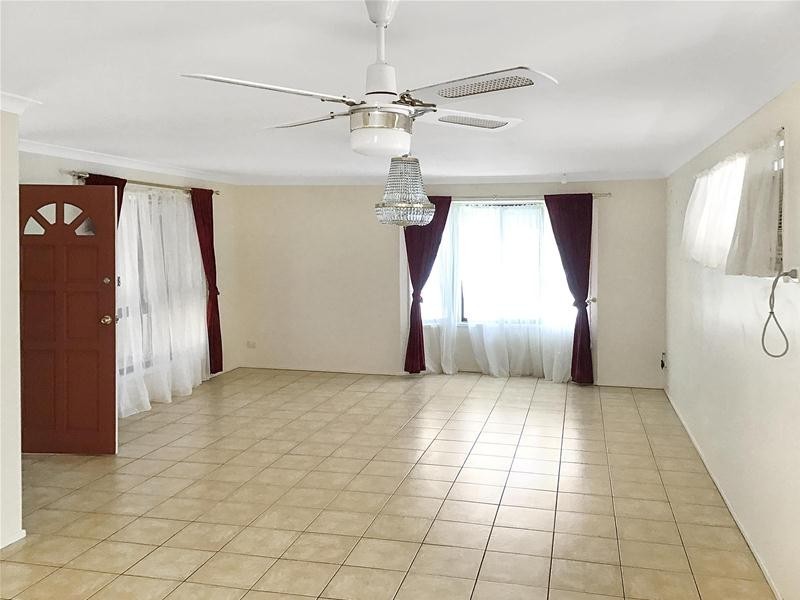 1/35 Twenty Seventh  Avenue, Palm Beach QLD 4221