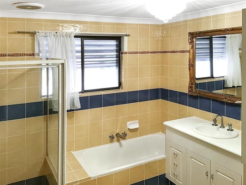 1/35 Twenty Seventh  Avenue, Palm Beach QLD 4221