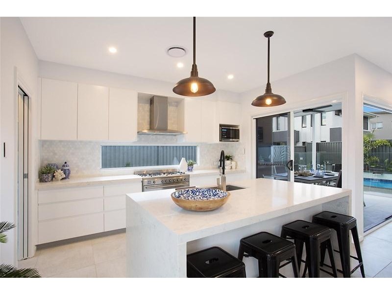 2/17 Allawah Avenue, Palm Beach QLD 4221