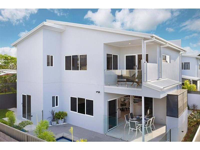 2/17 Allawah Avenue, Palm Beach QLD 4221