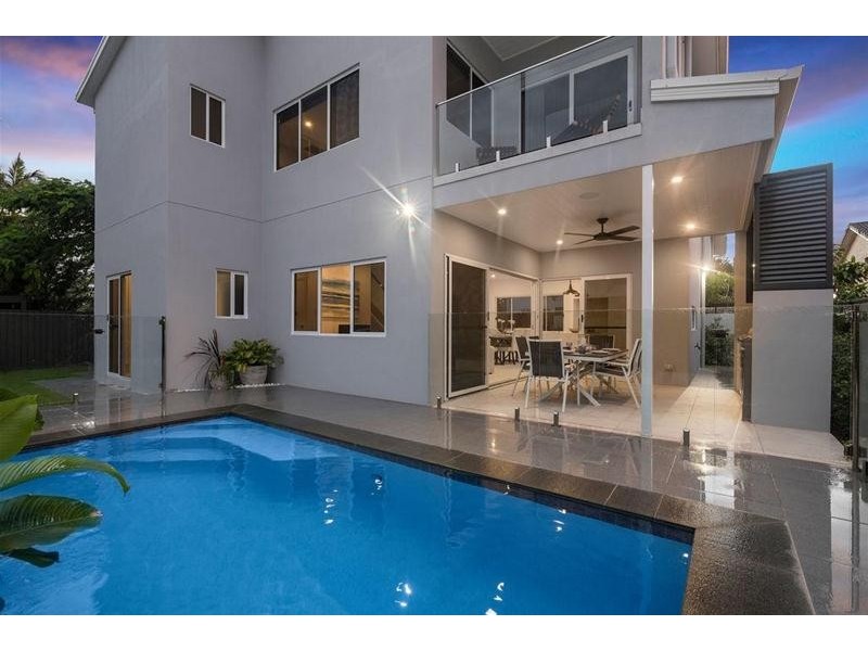 2/17 Allawah Avenue, Palm Beach QLD 4221