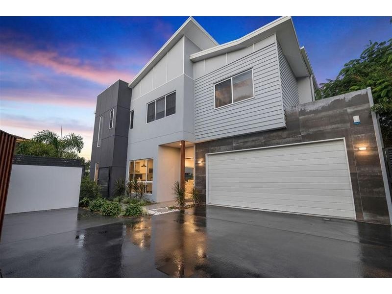 2/17 Allawah Avenue, Palm Beach QLD 4221