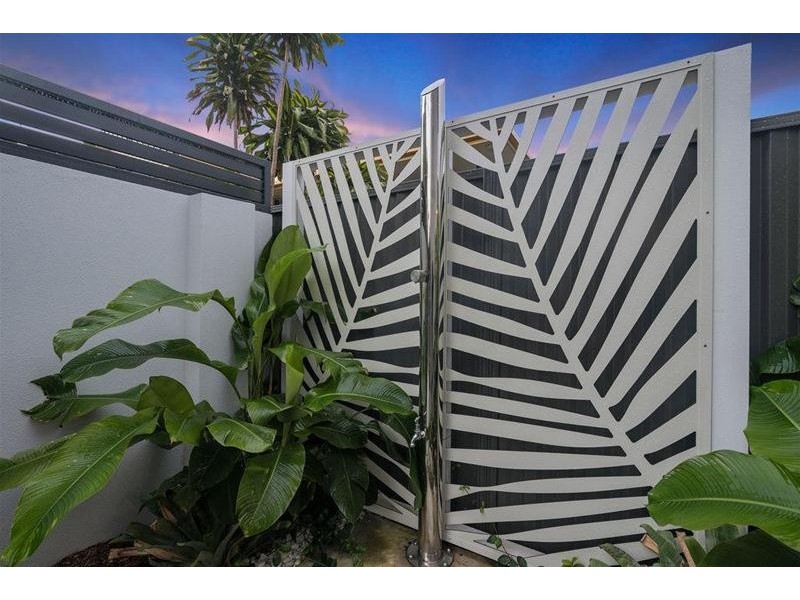 2/17 Allawah Avenue, Palm Beach QLD 4221