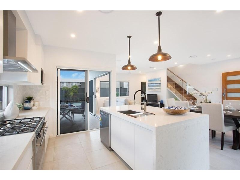 2/17 Allawah Avenue, Palm Beach QLD 4221