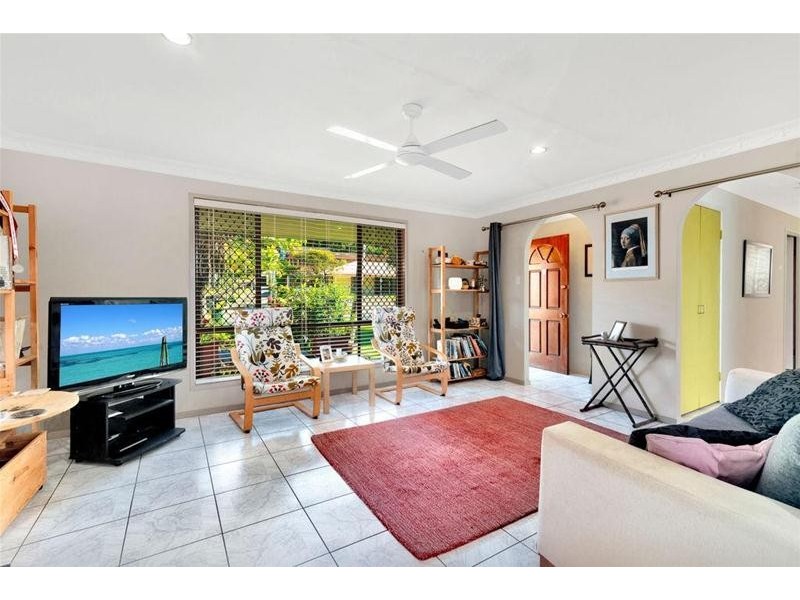 7 Esperance Close, Elanora QLD 4221