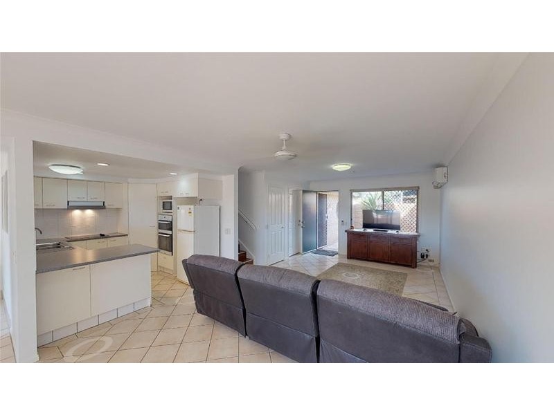 2/7 Janal Place, Currumbin Waters QLD 4223