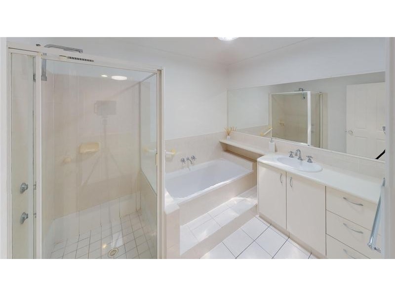 2/7 Janal Place, Currumbin Waters QLD 4223