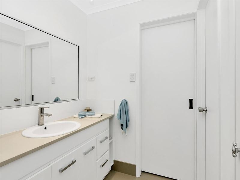 12 Glentrees Grove, Currumbin Waters QLD 4223