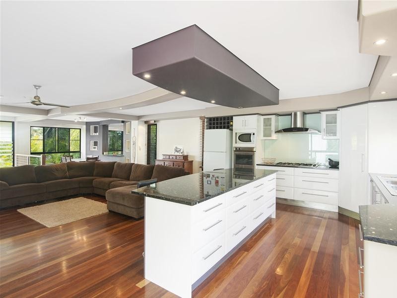 17 Kaffia Court, Elanora QLD 4221