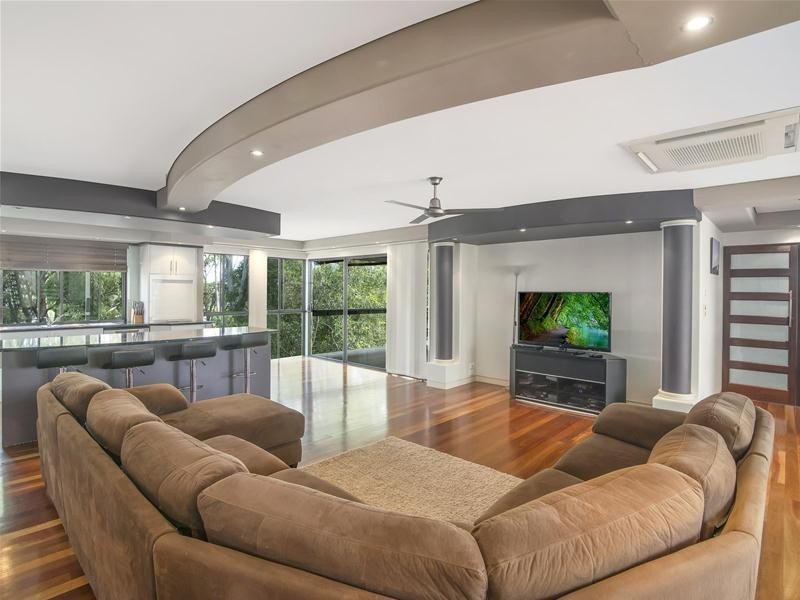 17 Kaffia Court, Elanora QLD 4221