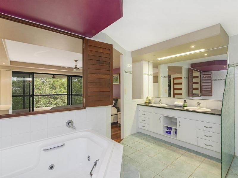 17 Kaffia Court, Elanora QLD 4221