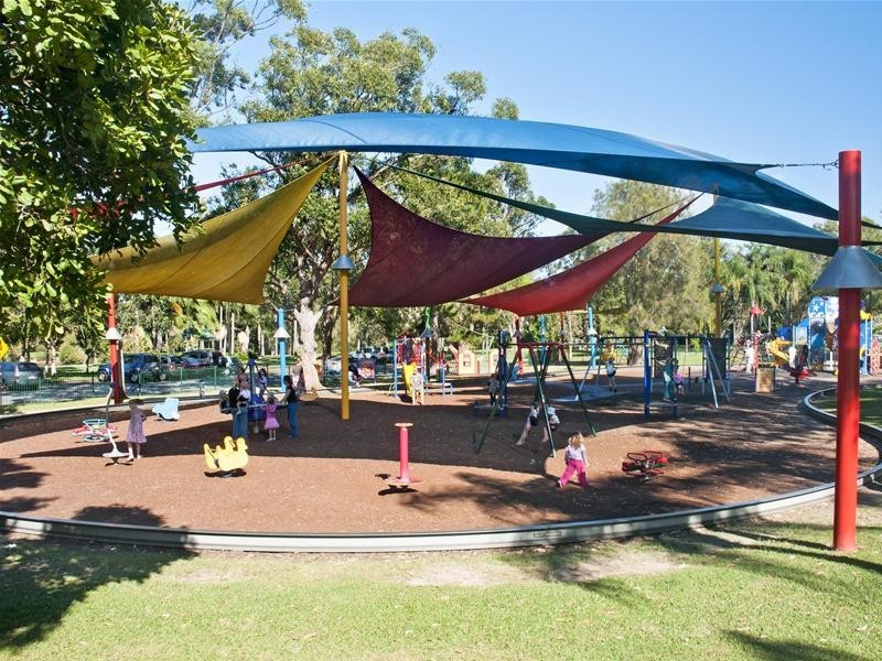 17 Kaffia Court, Elanora QLD 4221