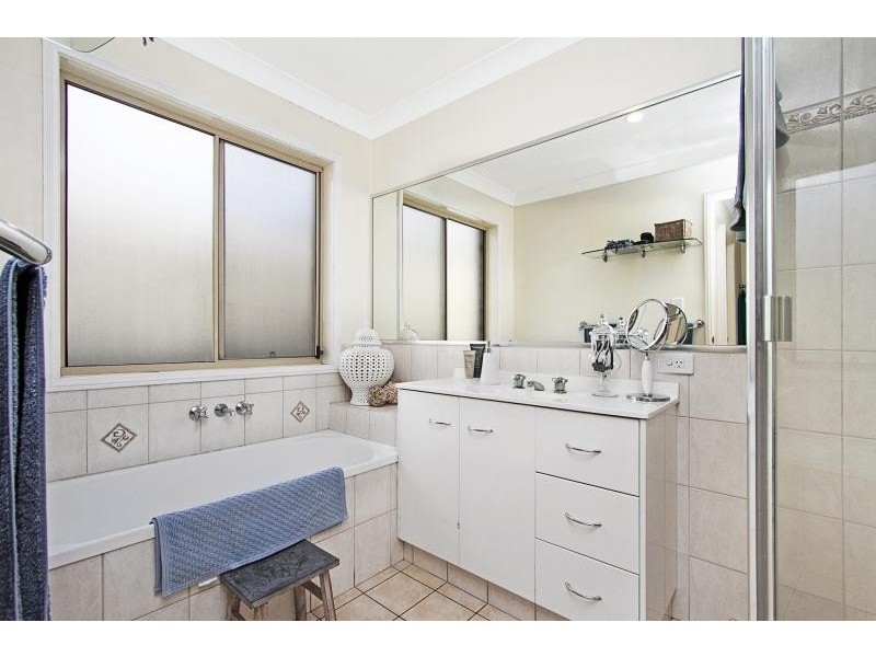 72 Silver Glade Drive, Elanora QLD 4221